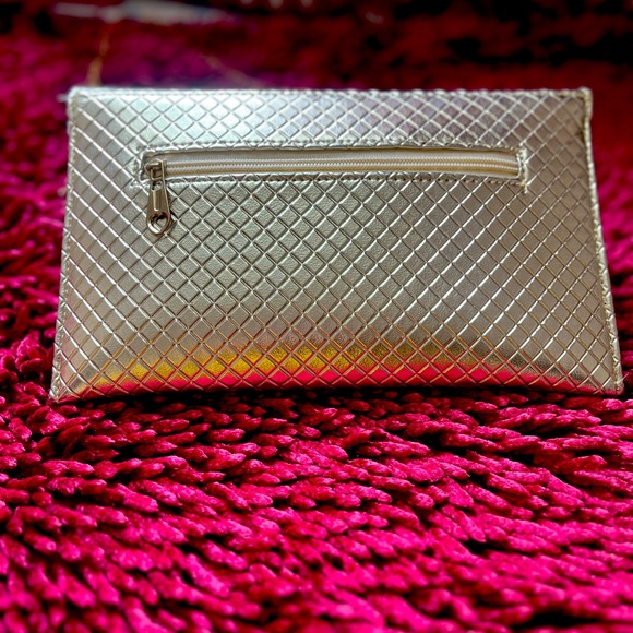 Golden purse brand new - Picture 3 of 4